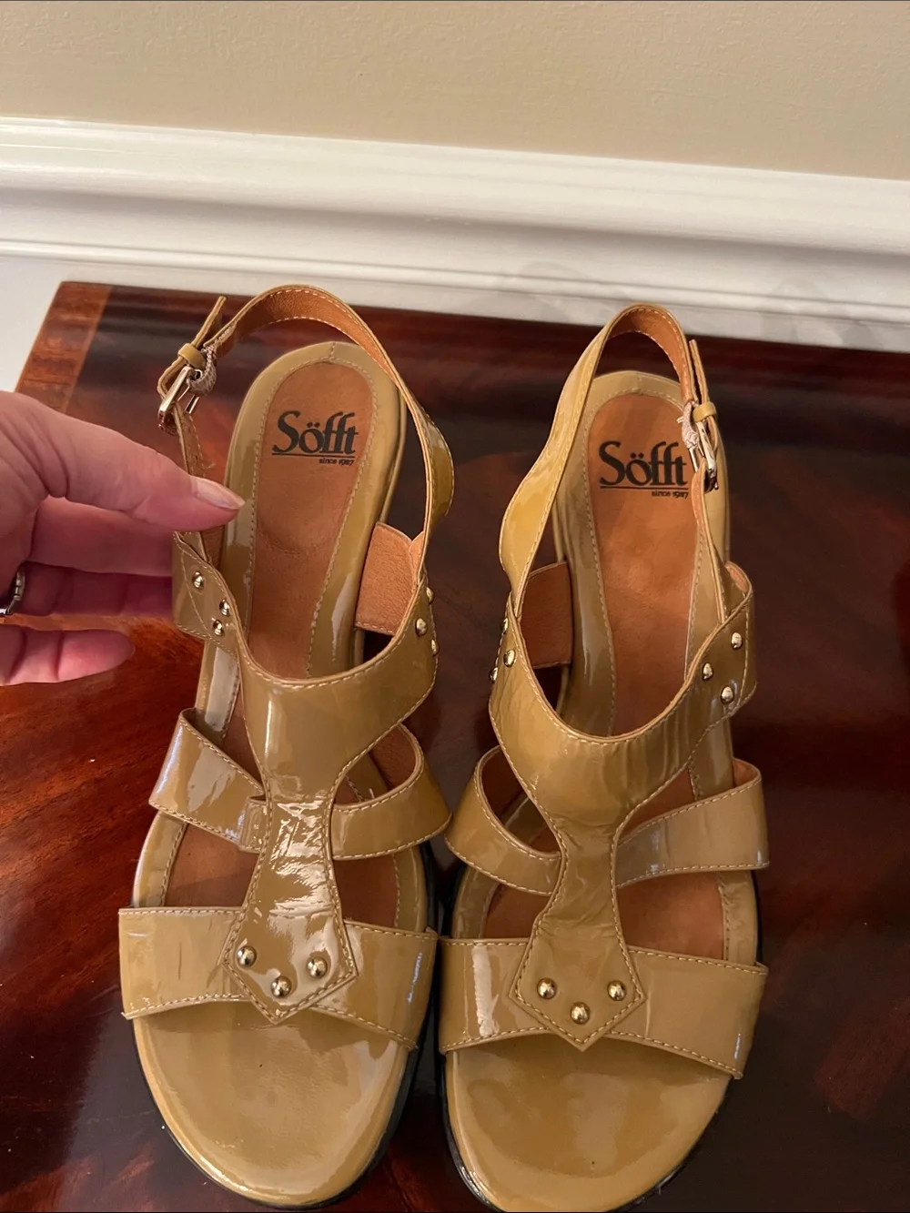 Sofft  Tan Patent Wedge Sandals - Slingback Comfort 8.5M Like New!